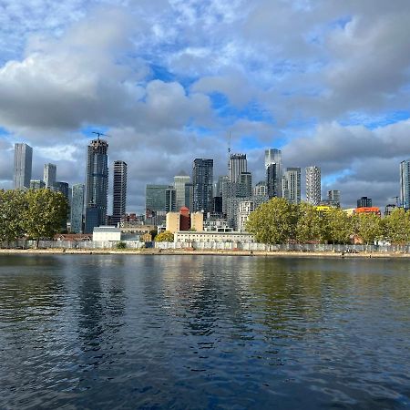 Canary Wharf Haven - Spacious & Homely Entire 1 Bedroom Flat لندن المظهر الخارجي الصورة